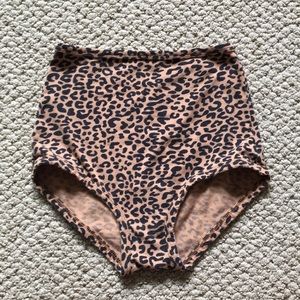 ARQ High Rise Undies Leopard Small